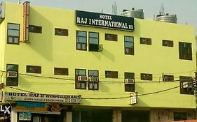 Hotel Raj International Dx In-Front Of Sarai Rohilla Station